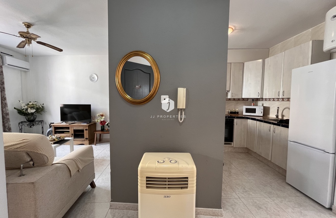 Z drugiej ręki - Mieszkanie w bloku -
San Miguel de Salinas - Inland