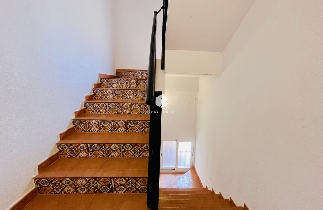 Z drugiej ręki - Mieszkanie w bloku -
San Miguel de Salinas - Inland