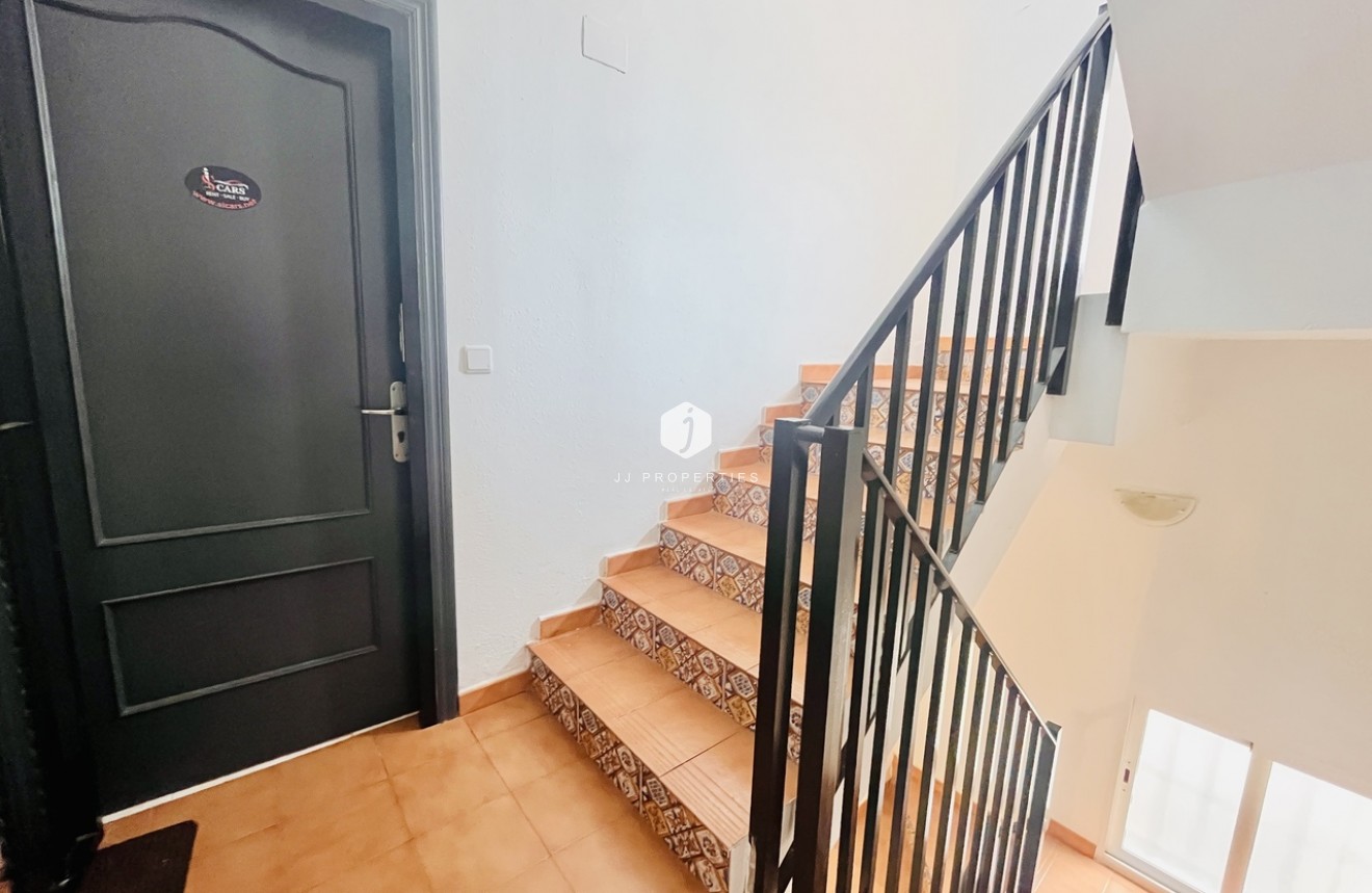 Z drugiej ręki - Mieszkanie w bloku -
San Miguel de Salinas - Inland