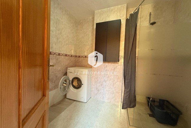 Z drugiej ręki - Mieszkanie w bloku -
San Miguel de Salinas - Inland