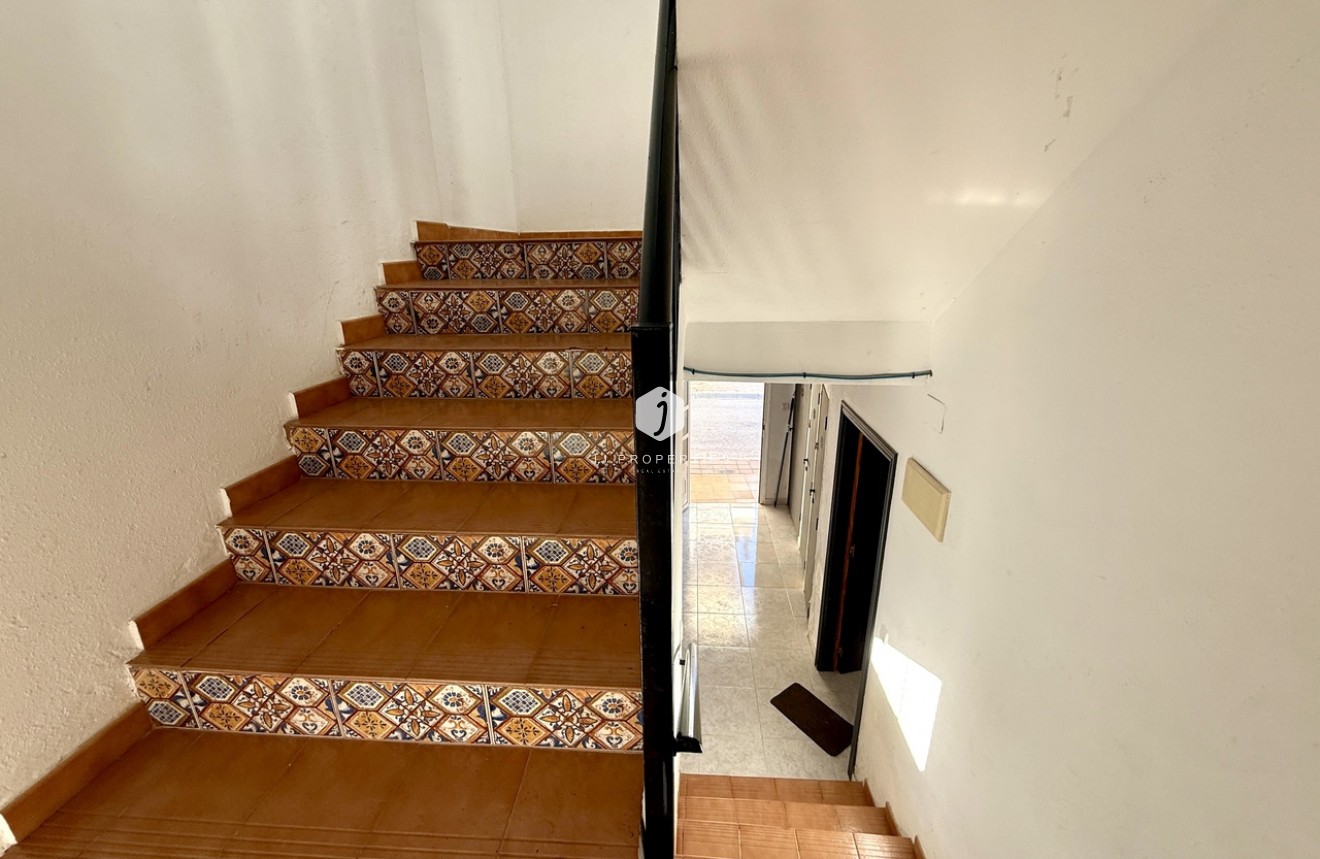 Z drugiej ręki - Mieszkanie w bloku -
San Miguel de Salinas - Inland