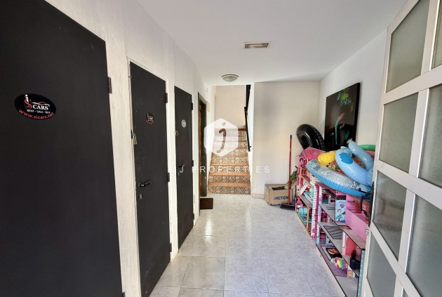 Z drugiej ręki - Mieszkanie w bloku -
San Miguel de Salinas - Inland