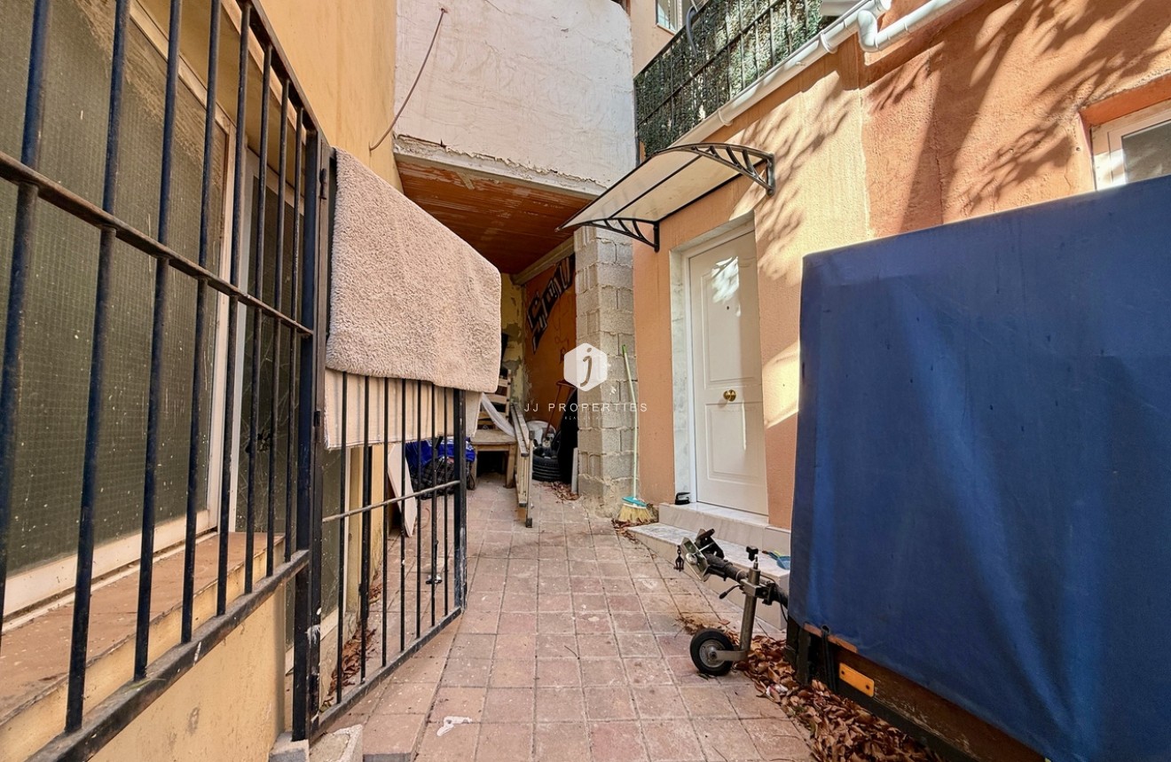 Z drugiej ręki - Mieszkanie w bloku -
San Miguel de Salinas - Inland