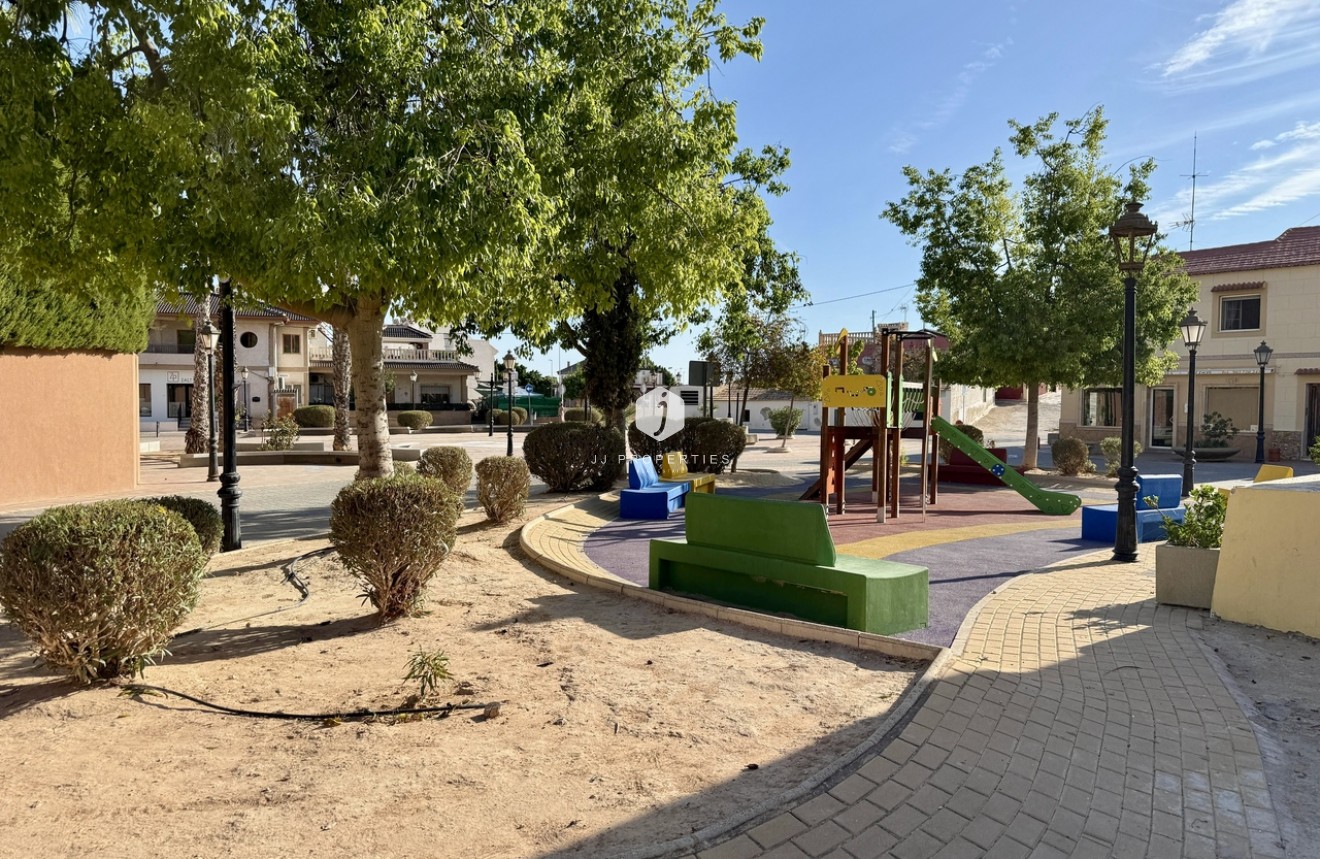 Z drugiej ręki - Mieszkanie w bloku -
San Miguel de Salinas - Inland