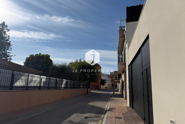 Z drugiej ręki - Mieszkanie w bloku -
San Miguel de Salinas - Inland