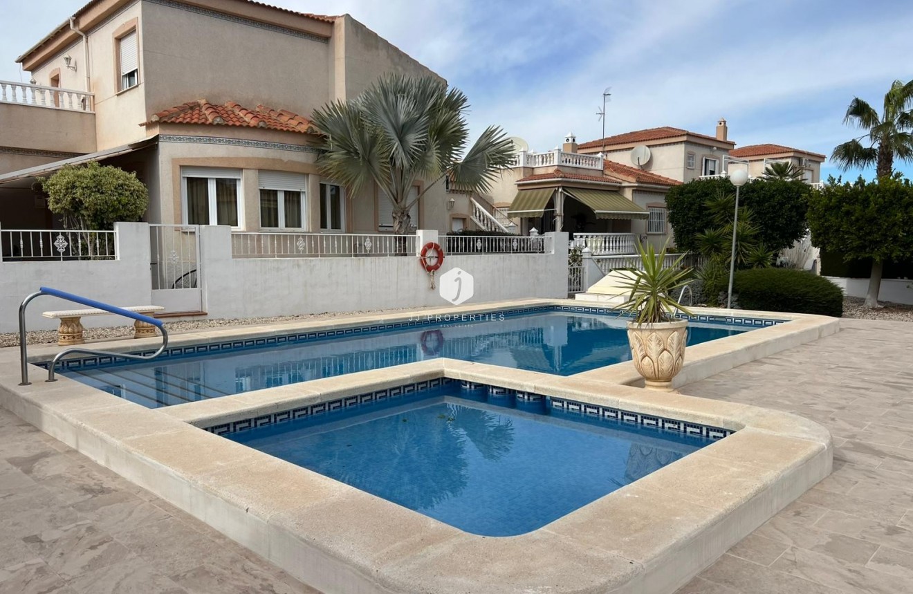 Z drugiej ręki - Villa -
Algorfa - Inland