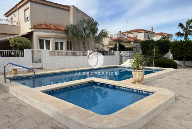 Z drugiej ręki - Villa -
Algorfa - Inland