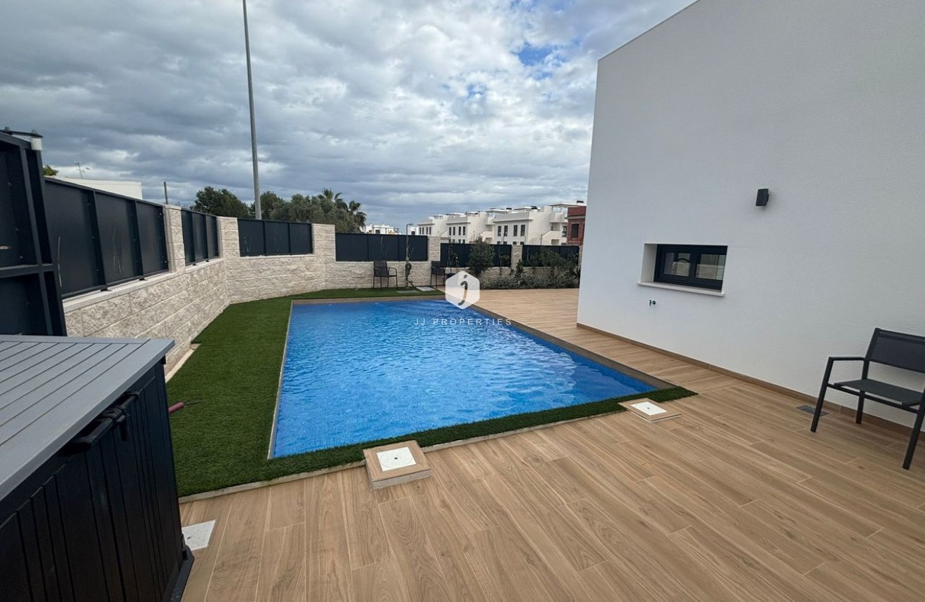 Z drugiej ręki - Villa -
Ciudad Quesada - Costa Blanca