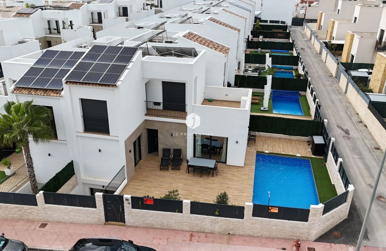 Z drugiej ręki - Villa -
Ciudad Quesada - Costa Blanca