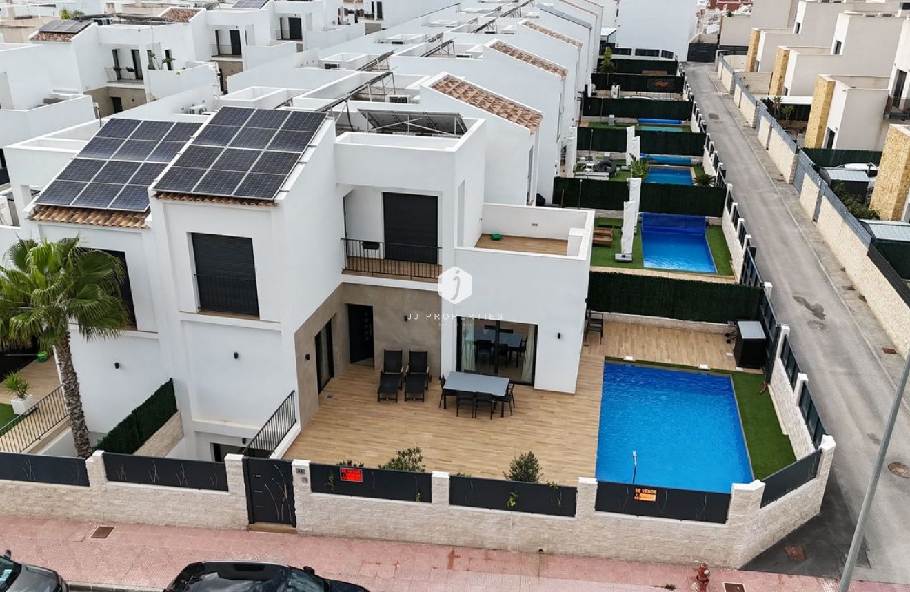 Z drugiej ręki - Villa -
Ciudad Quesada - Costa Blanca