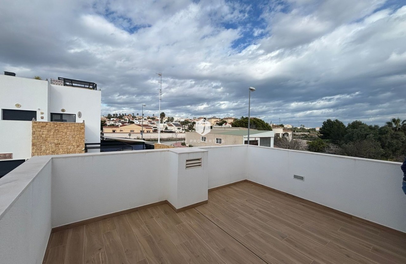 Z drugiej ręki - Villa -
Ciudad Quesada - Costa Blanca