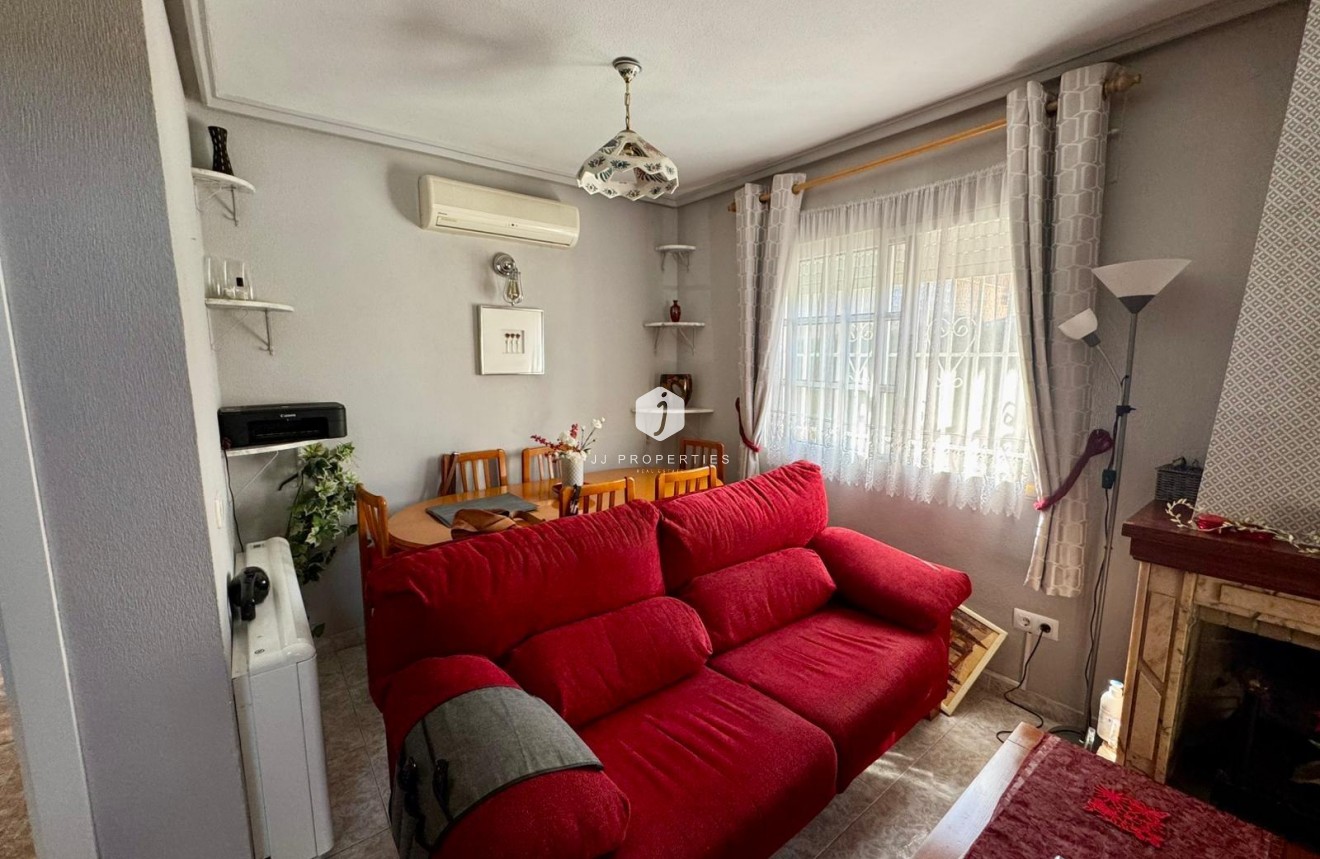 Z drugiej ręki - Villa -
Torrevieja - Costa Blanca