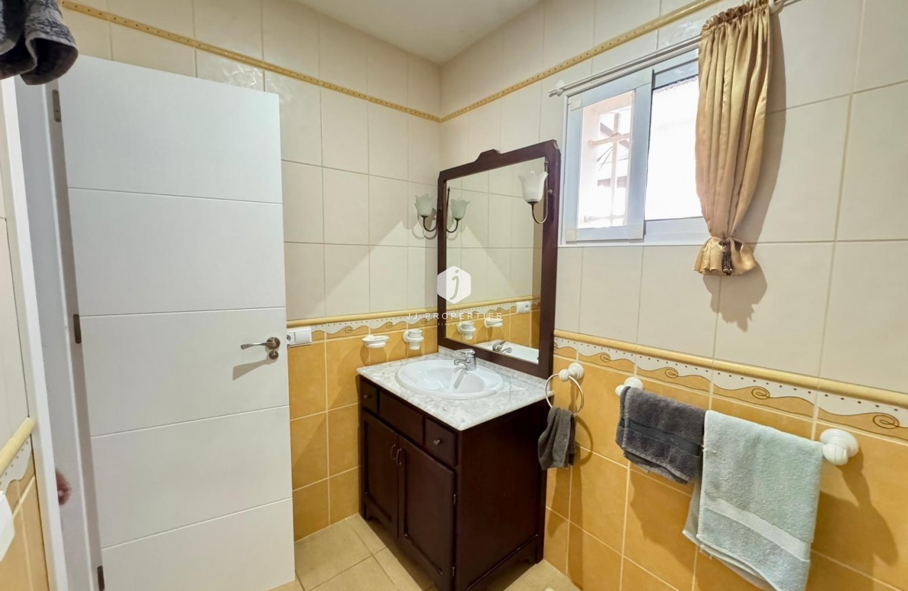 Z drugiej ręki - Villa -
Torrevieja - Costa Blanca