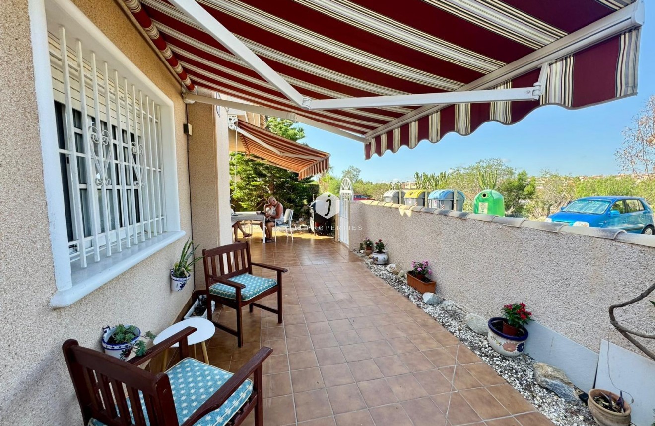 Z drugiej ręki - Villa -
Torrevieja - Costa Blanca