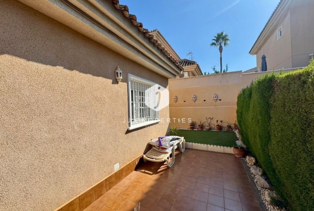 Z drugiej ręki - Villa -
Torrevieja - Costa Blanca