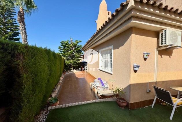 Z drugiej ręki - Villa -
Torrevieja - Costa Blanca