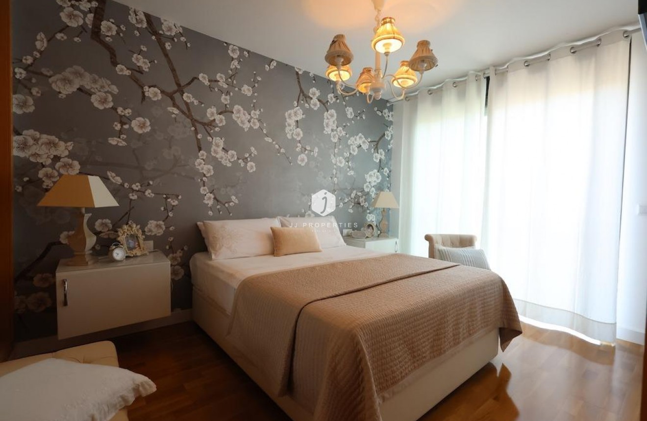 Z drugiej ręki - Mieszkanie w bloku -
Orihuela Costa - Costa Blanca