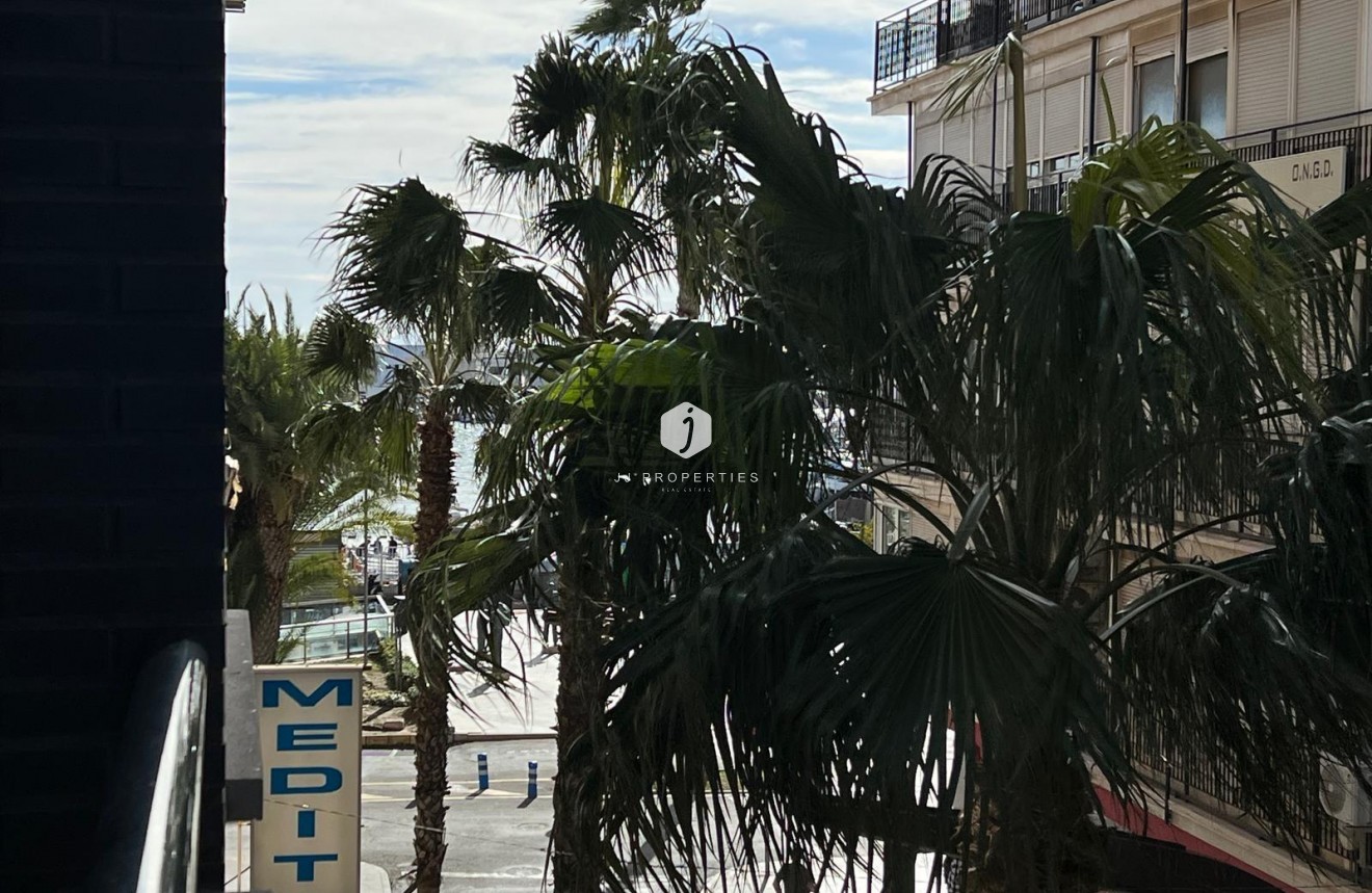 Z drugiej ręki - Mieszkanie w bloku -
Torrevieja - Centro