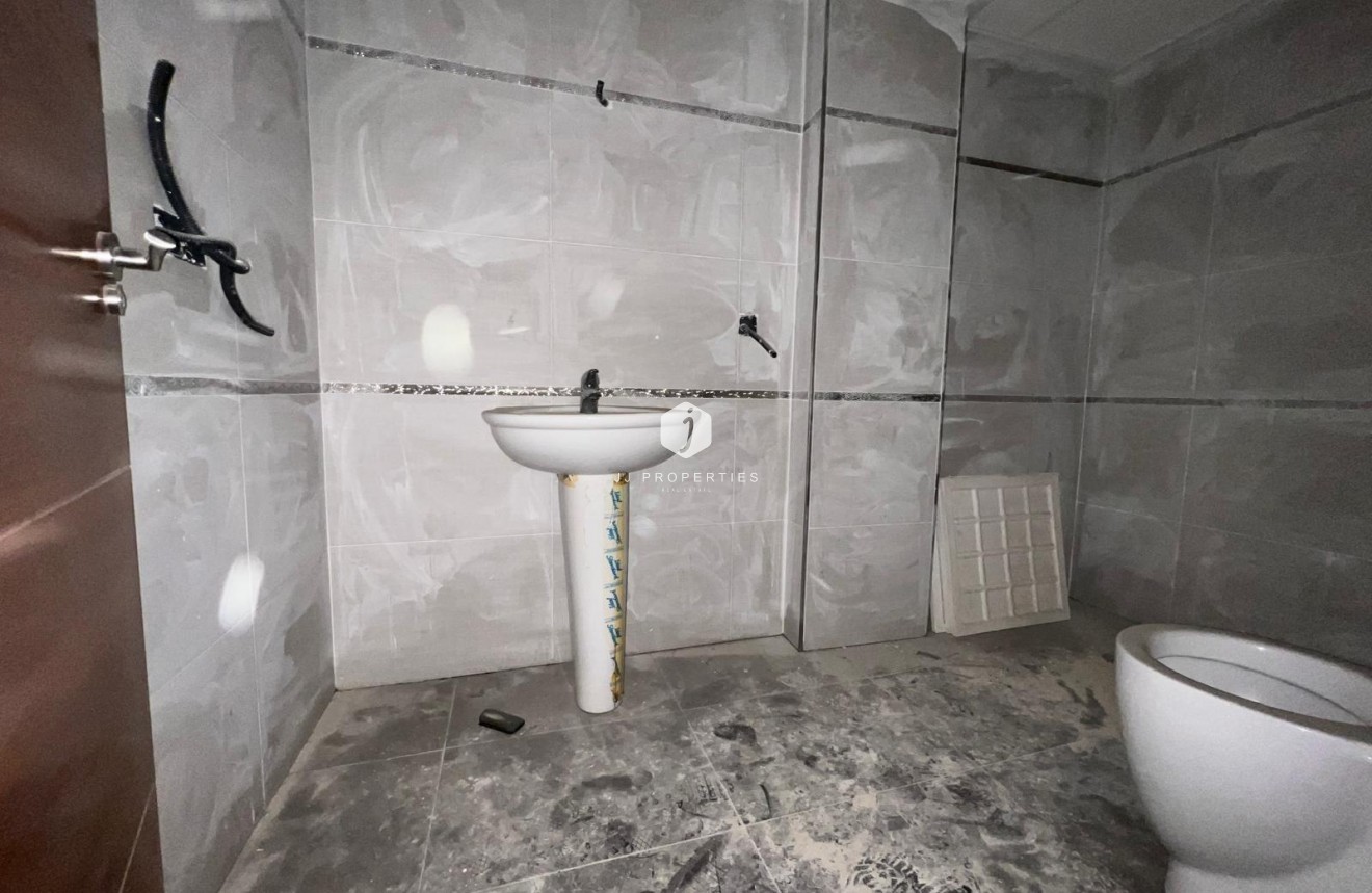 Z drugiej ręki - Mieszkanie w bloku -
Torrevieja - Centro