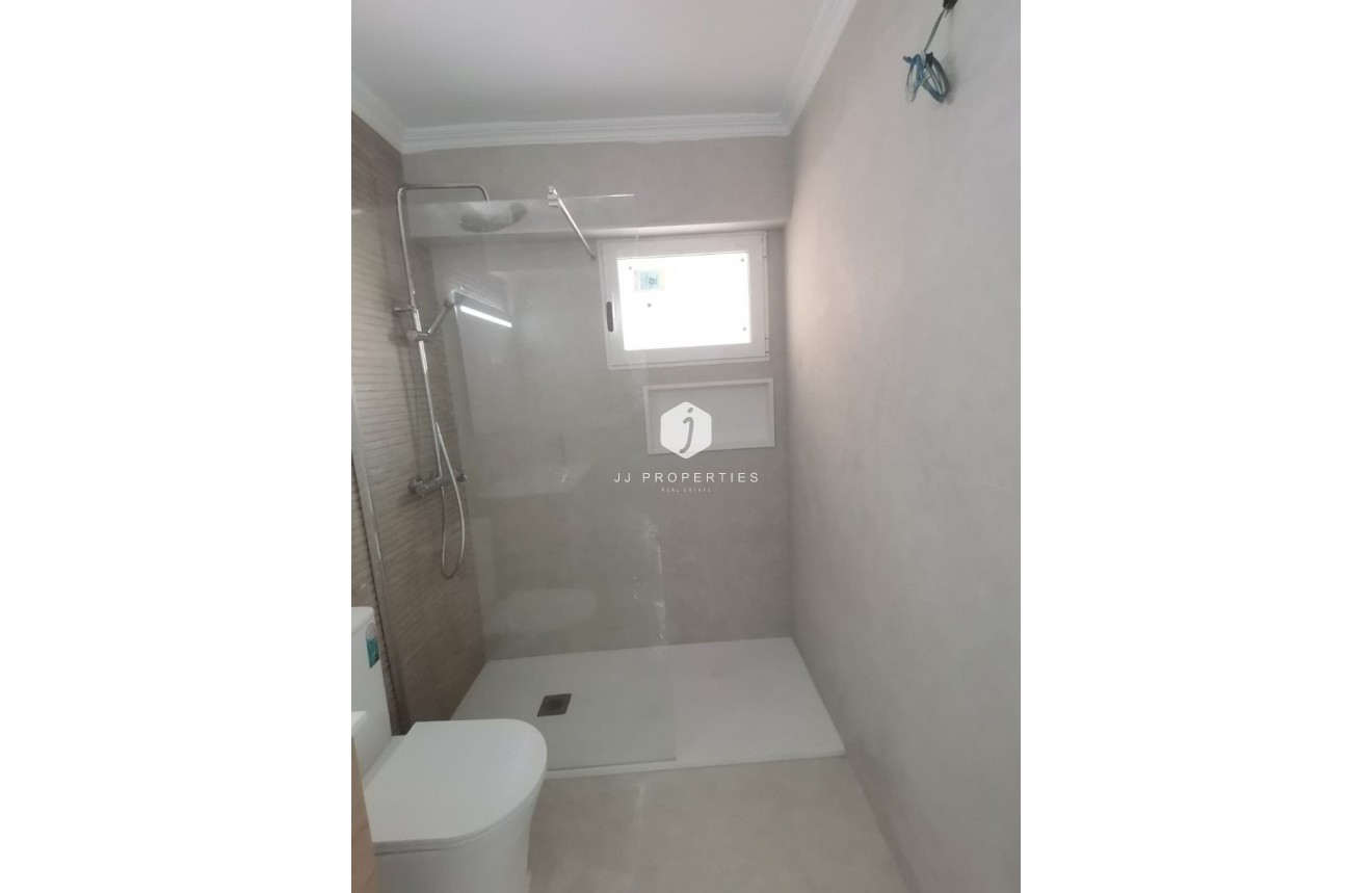 Resale - Apartment / flat -
Torrevieja - Costa Blanca