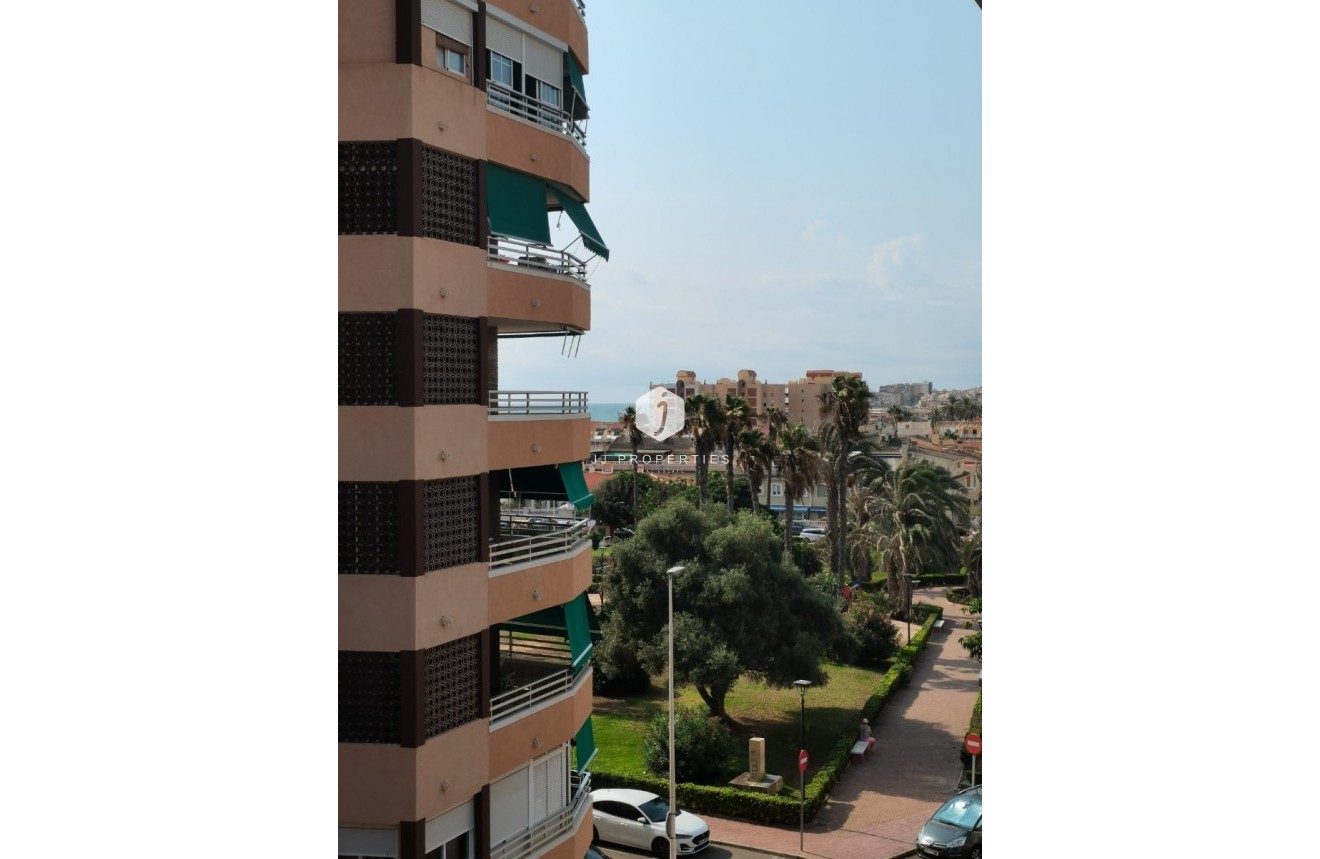 Resale - Apartment / flat -
Torrevieja - Costa Blanca