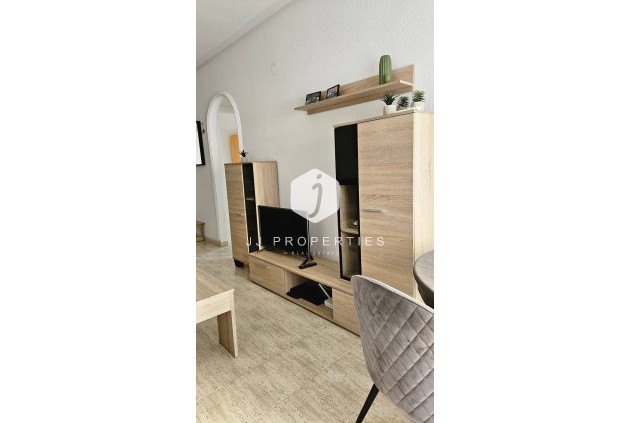 Z drugiej ręki - Daszek -
Torrevieja - Acequion