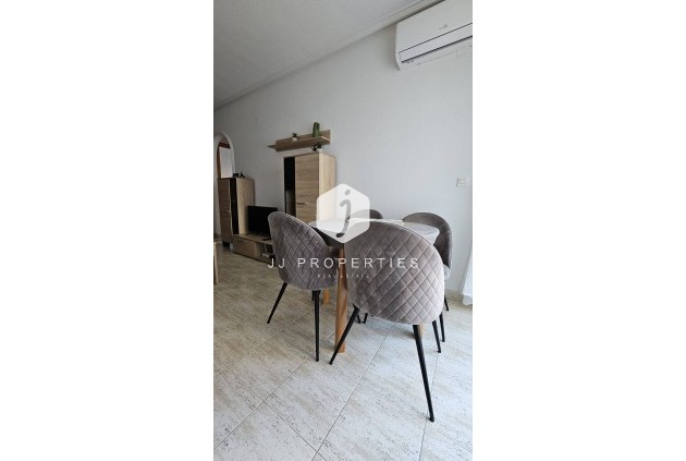 Z drugiej ręki - Daszek -
Torrevieja - Acequion