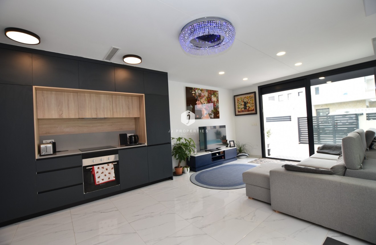 Tweedehands - Villa -
Los Montesinos - Costa Blanca