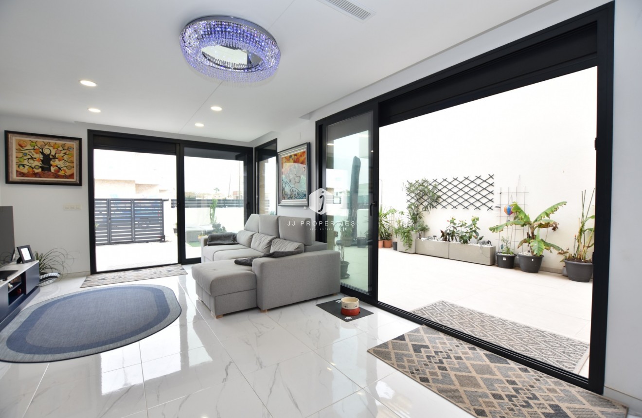 Tweedehands - Villa -
Los Montesinos - Costa Blanca