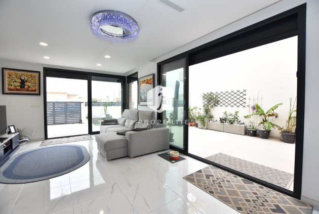 Tweedehands - Villa -
Los Montesinos - Costa Blanca