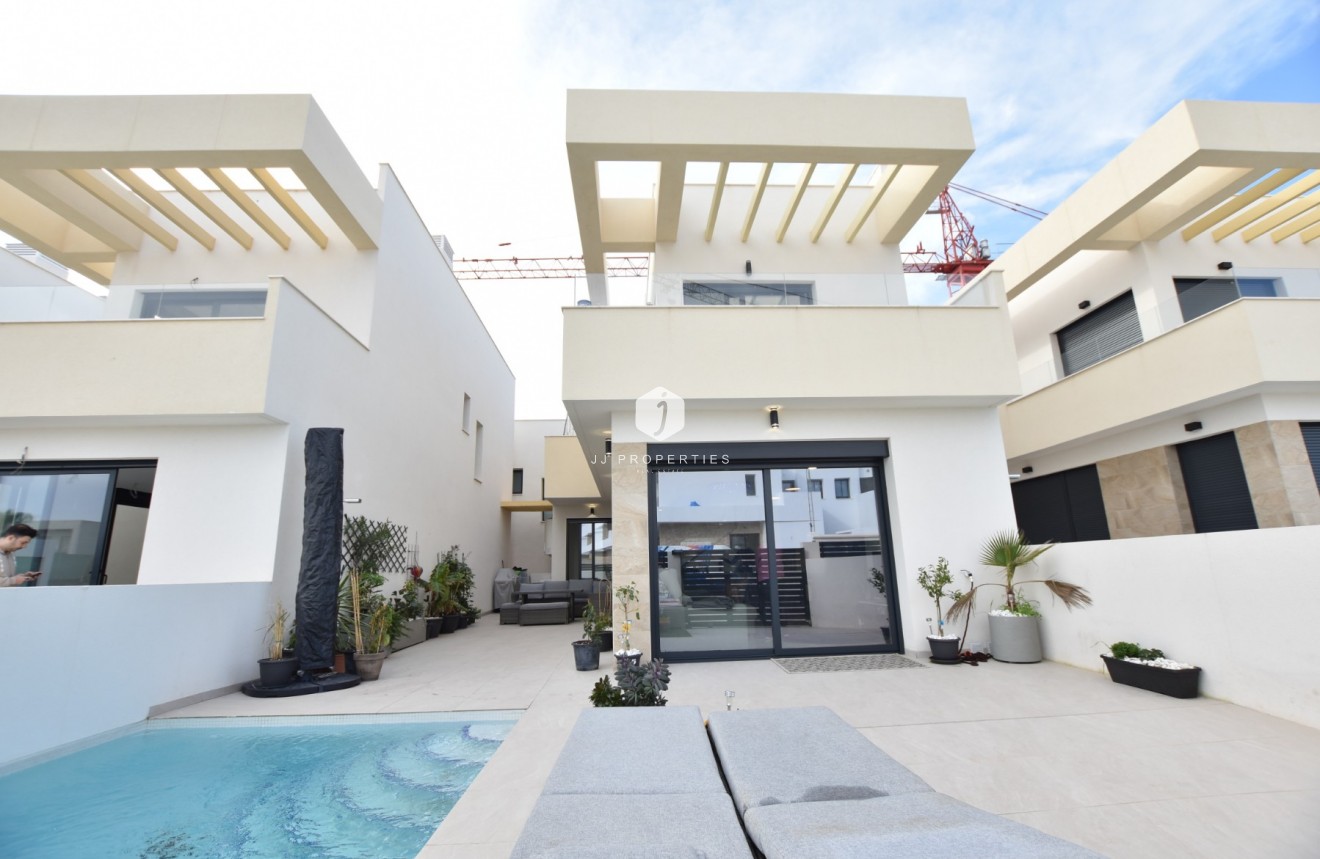 Tweedehands - Villa -
Los Montesinos - Costa Blanca