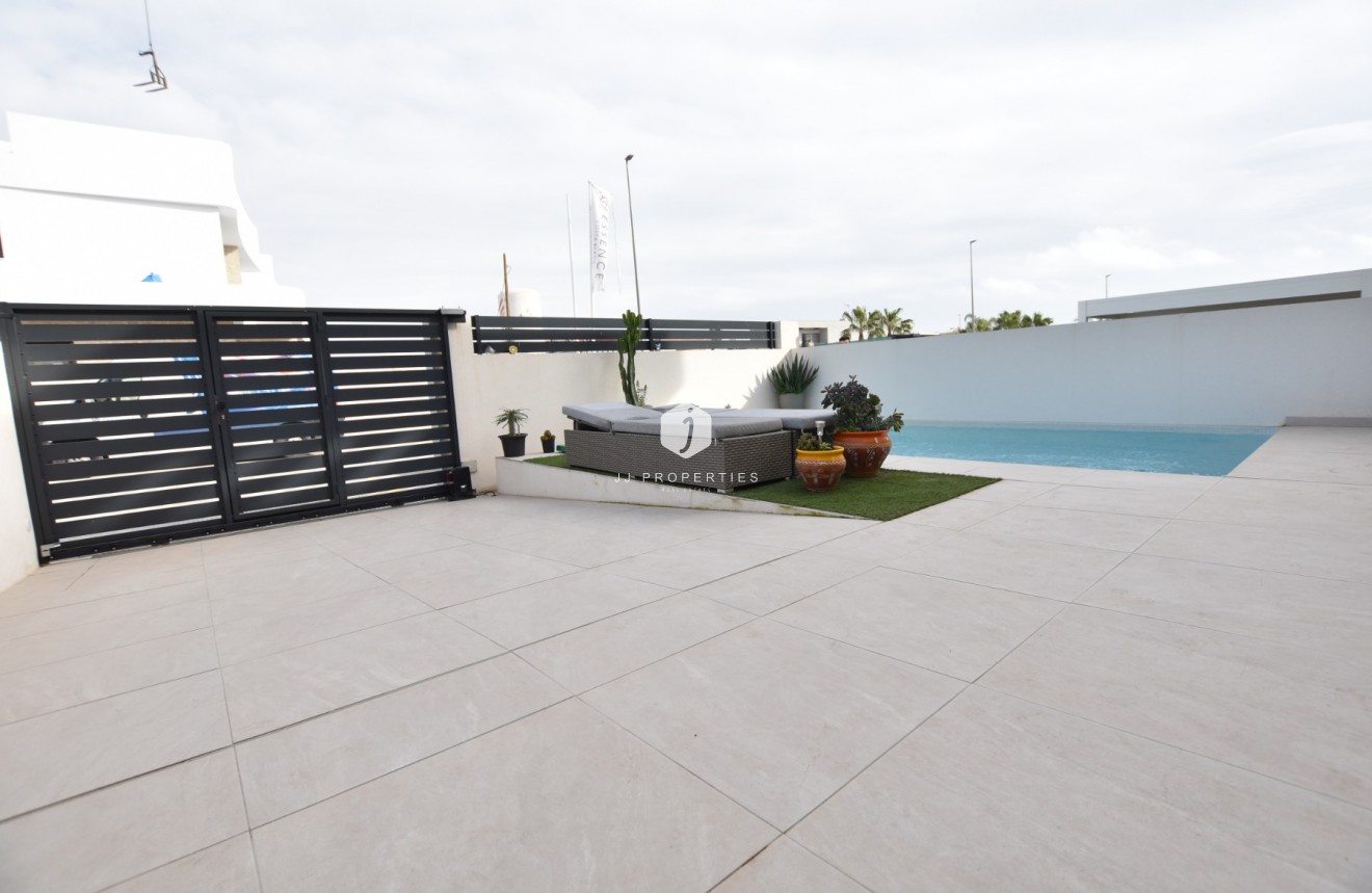 Tweedehands - Villa -
Los Montesinos - Costa Blanca