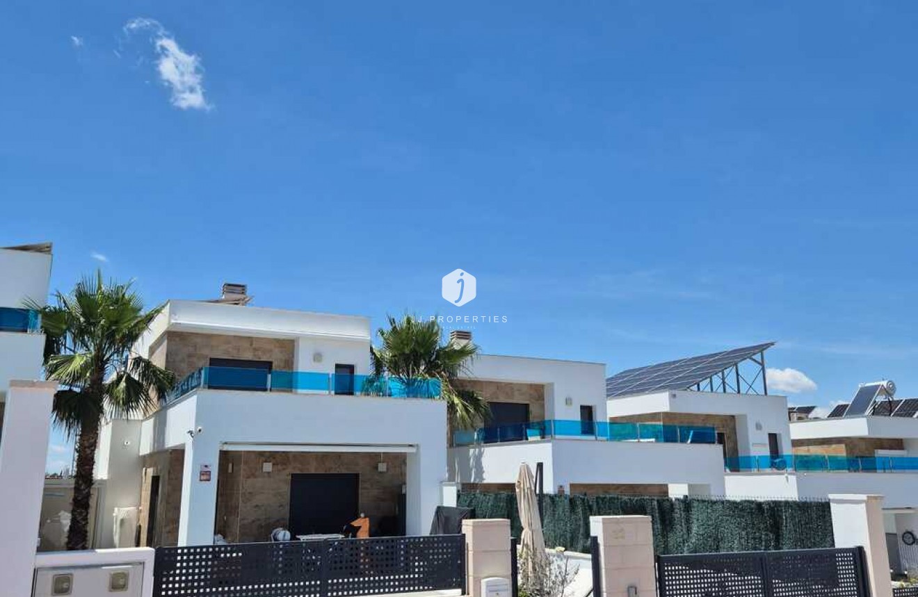 Tweedehands - Villa -
Bigastro - Costa Blanca