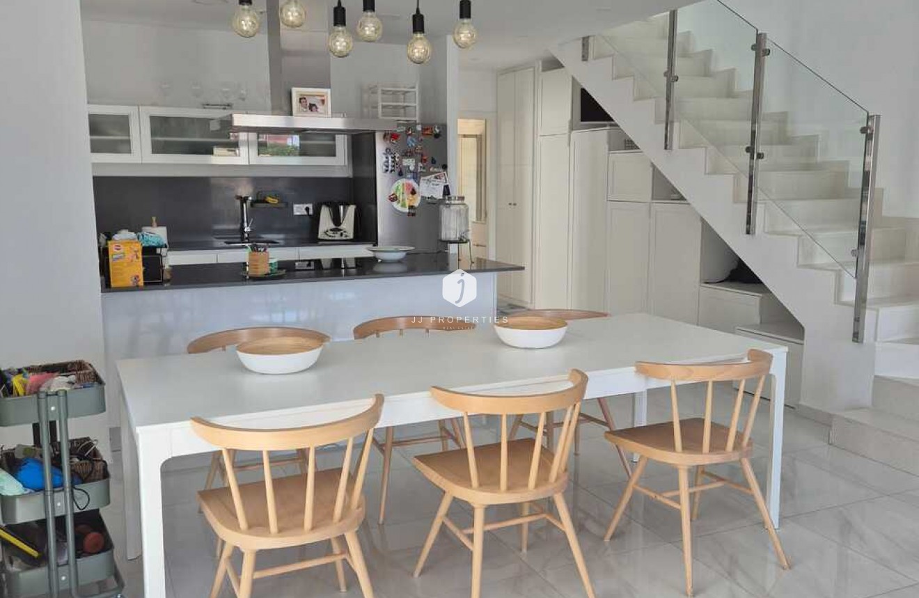 Tweedehands - Villa -
Bigastro - Costa Blanca