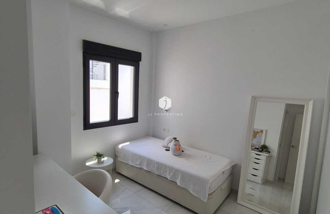 Tweedehands - Villa -
Bigastro - Costa Blanca