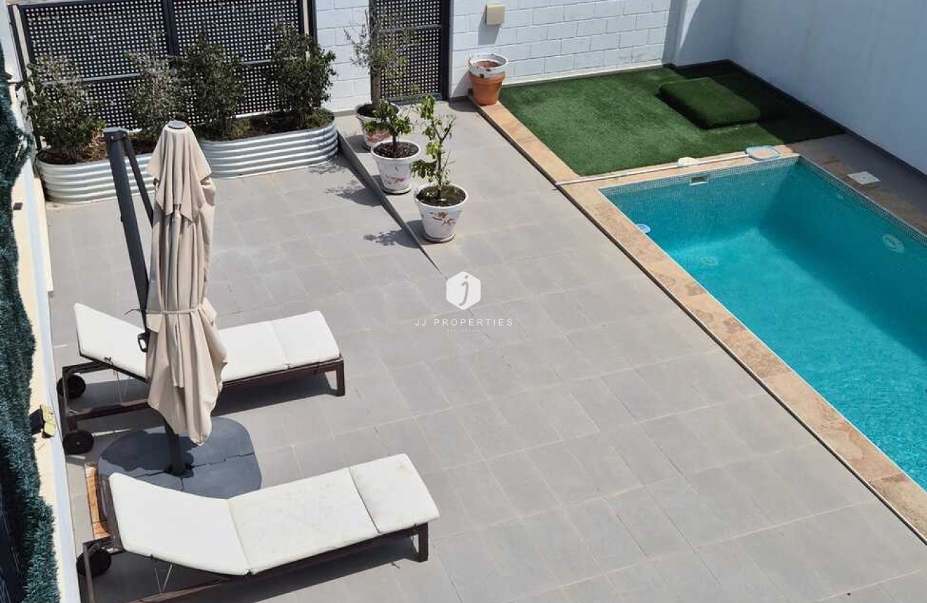 Tweedehands - Villa -
Bigastro - Costa Blanca