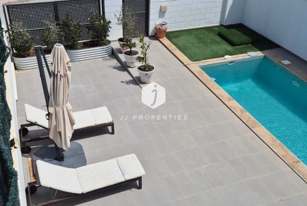 Tweedehands - Villa -
Bigastro - Costa Blanca