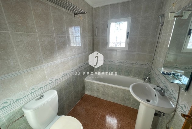 Tweedehands - Chalet -
Los Montesinos - Costa Blanca