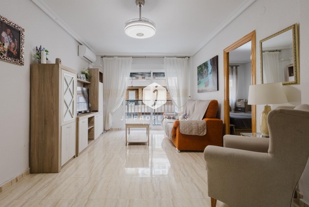 Z drugiej ręki - Mieszkanie w bloku -
Torrevieja - Costa Blanca