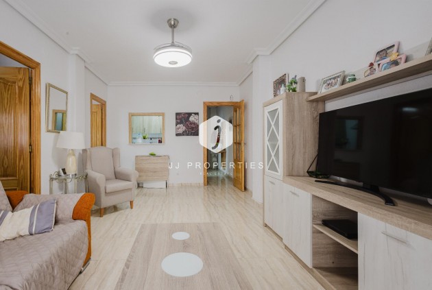 Z drugiej ręki - Mieszkanie w bloku -
Torrevieja - Costa Blanca