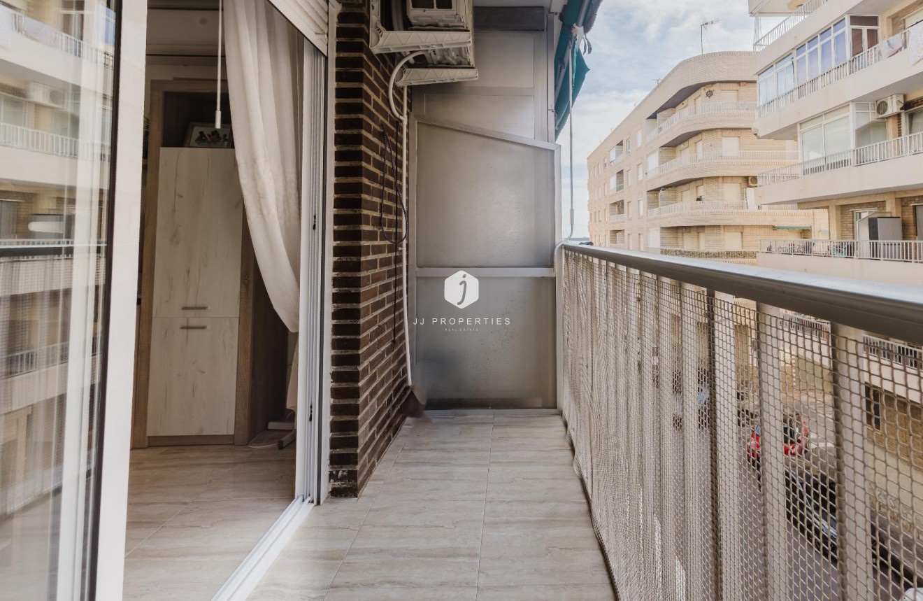 Z drugiej ręki - Mieszkanie w bloku -
Torrevieja - Costa Blanca