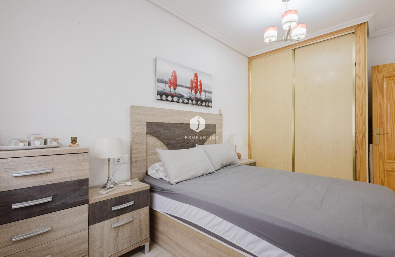 Z drugiej ręki - Mieszkanie w bloku -
Torrevieja - Costa Blanca