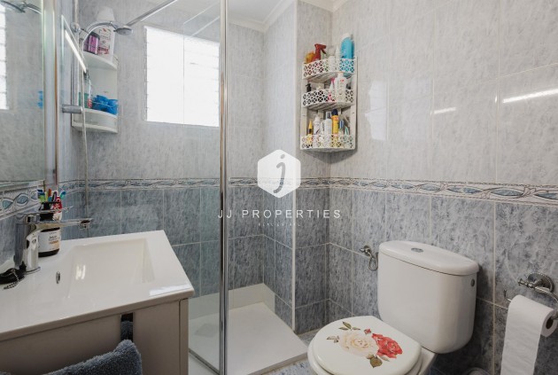 Z drugiej ręki - Mieszkanie w bloku -
Torrevieja - Costa Blanca