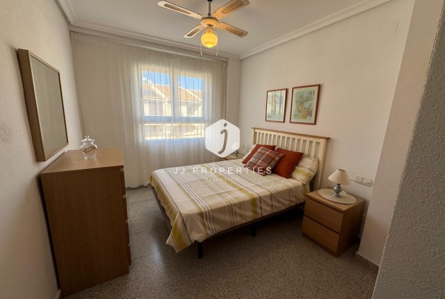 Z drugiej ręki - Mieszkanie w bloku -
San Miguel de Salinas - Inland