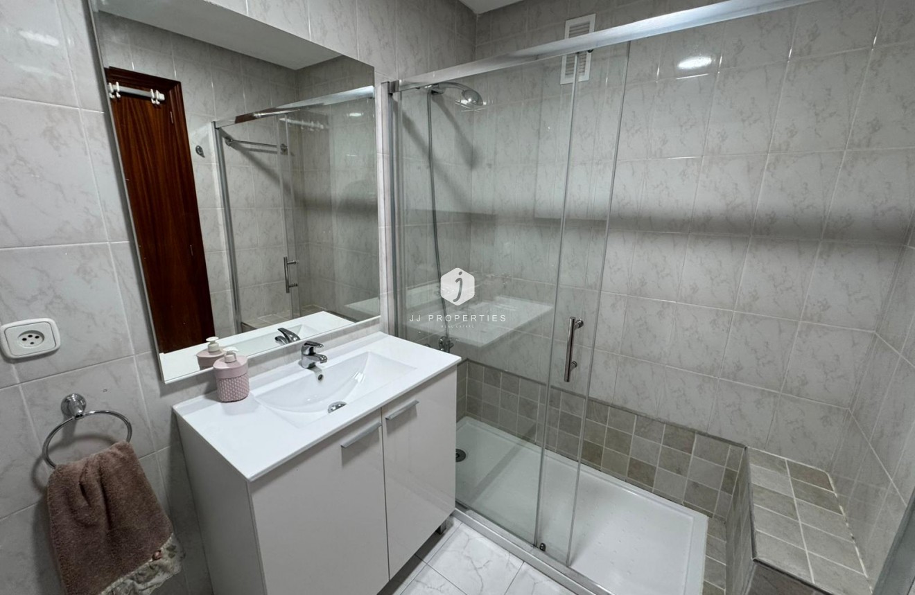 Z drugiej ręki - Mieszkanie w bloku -
San Miguel de Salinas - Inland