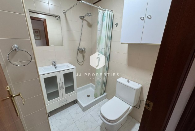 Z drugiej ręki - Mieszkanie w bloku -
San Miguel de Salinas - Inland