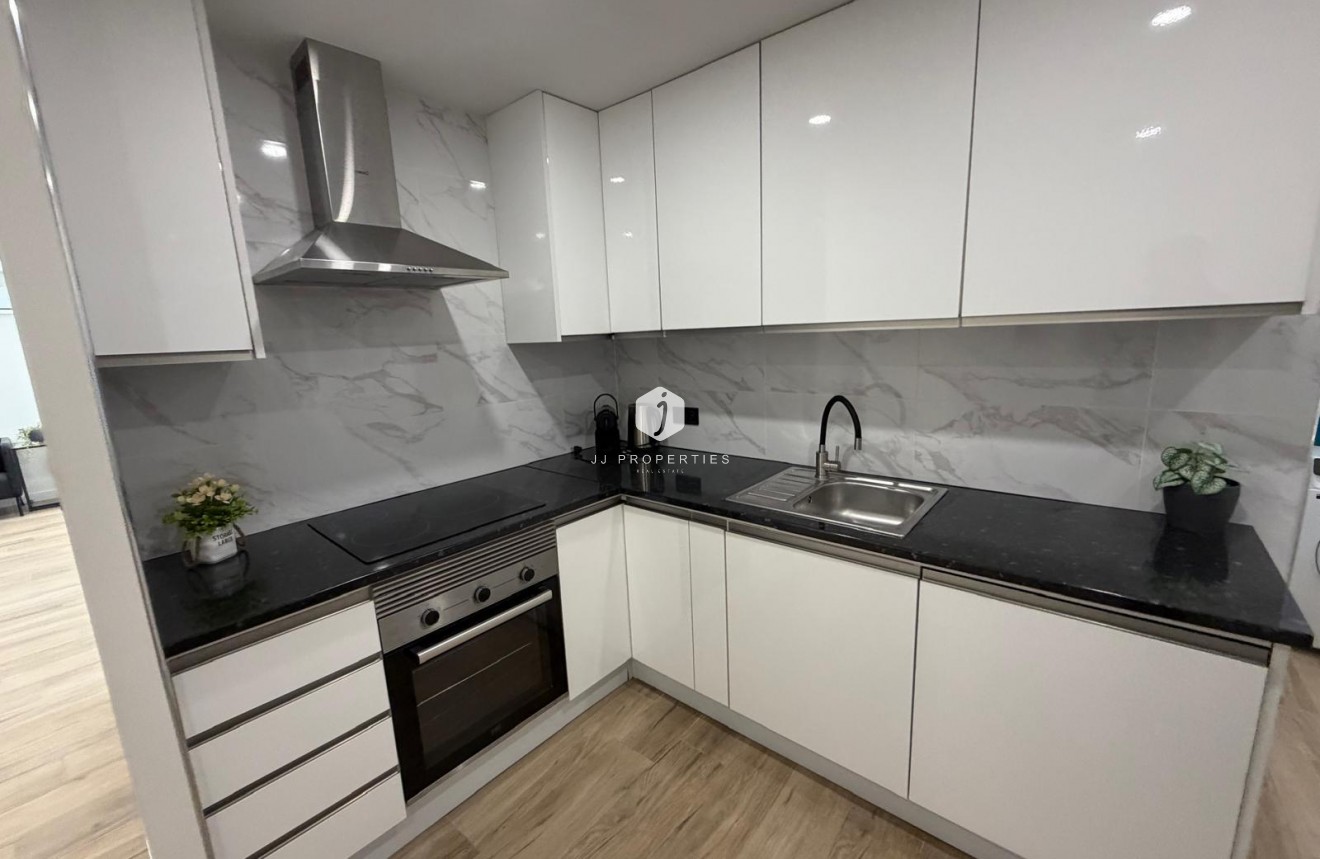 Resale - Apartment / flat -
Torrevieja - Costa Blanca