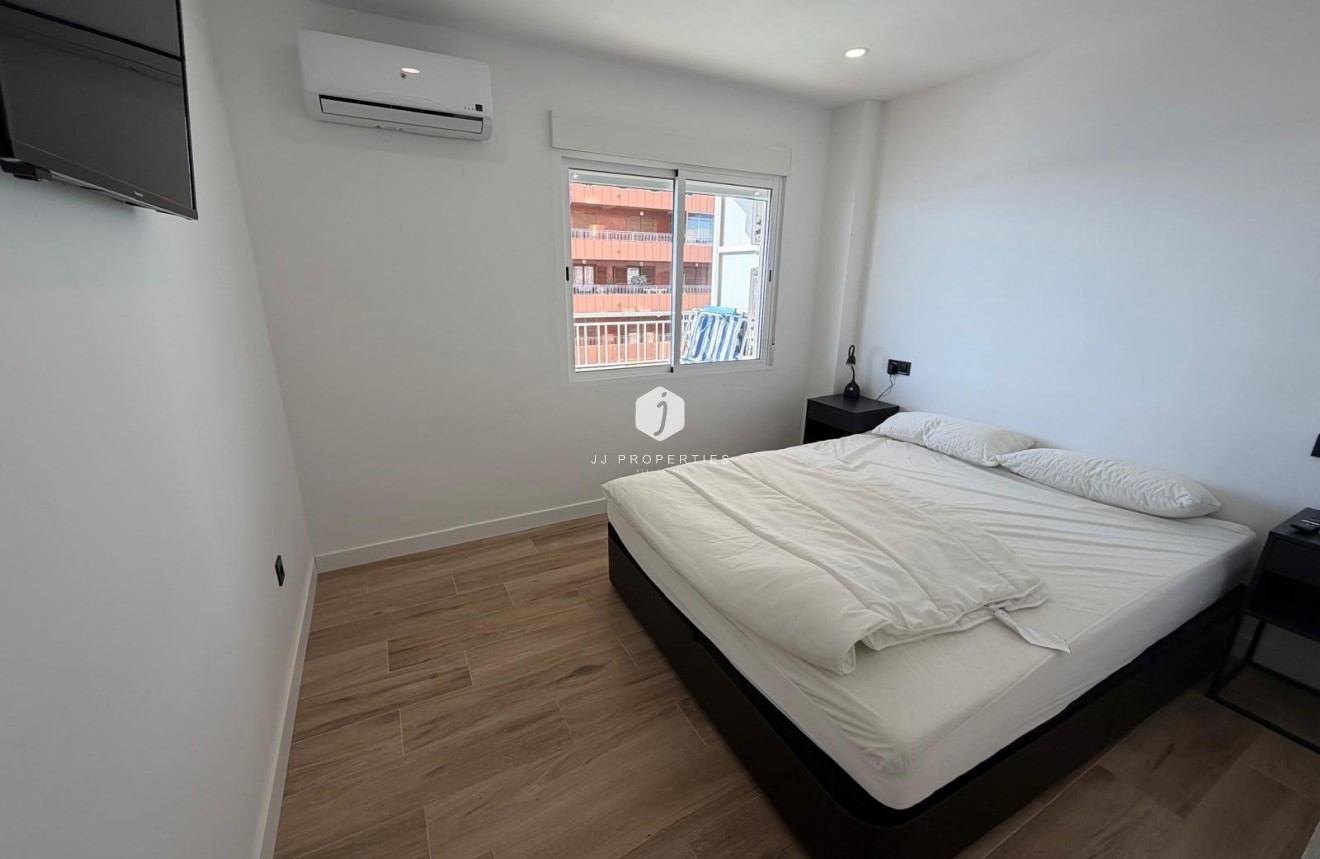 Resale - Apartment / flat -
Torrevieja - Costa Blanca