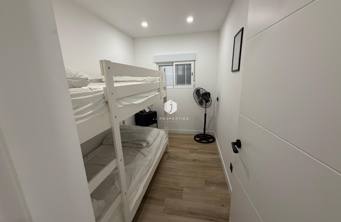 Resale - Apartment / flat -
Torrevieja - Costa Blanca