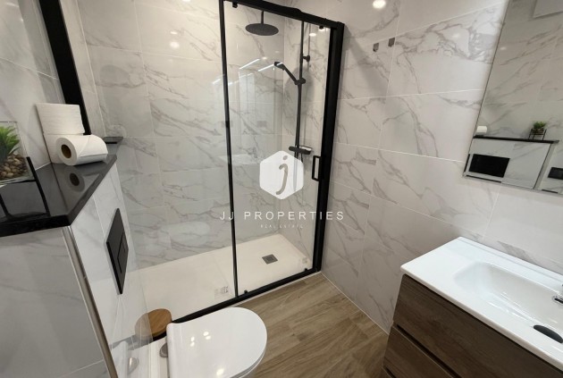 Resale - Apartment / flat -
Torrevieja - Costa Blanca